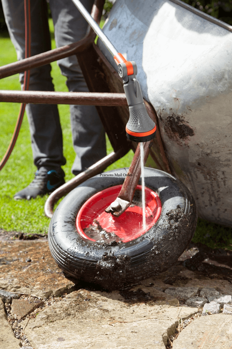 Comfort-Spray-Lance-washing-wheelbarrow-wheel.png