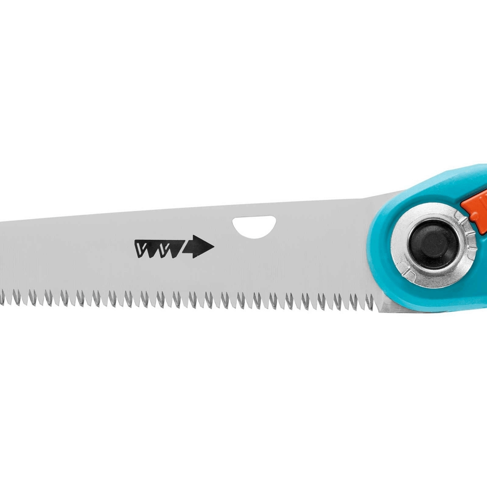 Garden-Saw-200-P-close-up-on-blades.png